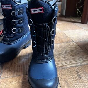 Hunter Navy & Black Waterproof Lace-Up Duck Snow Boots